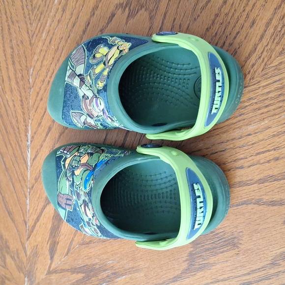 CROCS - Picture 4 of 7